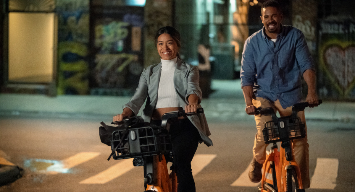 Gina Rodriguez as Mack and Damon Wayans Jr. as Adam in 'Players.'