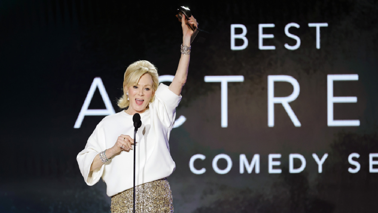 Jean Smart accepts the Best Actress in a Comedy Series award for 'Hacks' onstage during the 27th Annual Critics Choice Awards at Fairmont Century Plaza on March 13, 2022 in Los Angeles, California. Photo by Amy Sussman/Getty Images for Critics Choice Association.