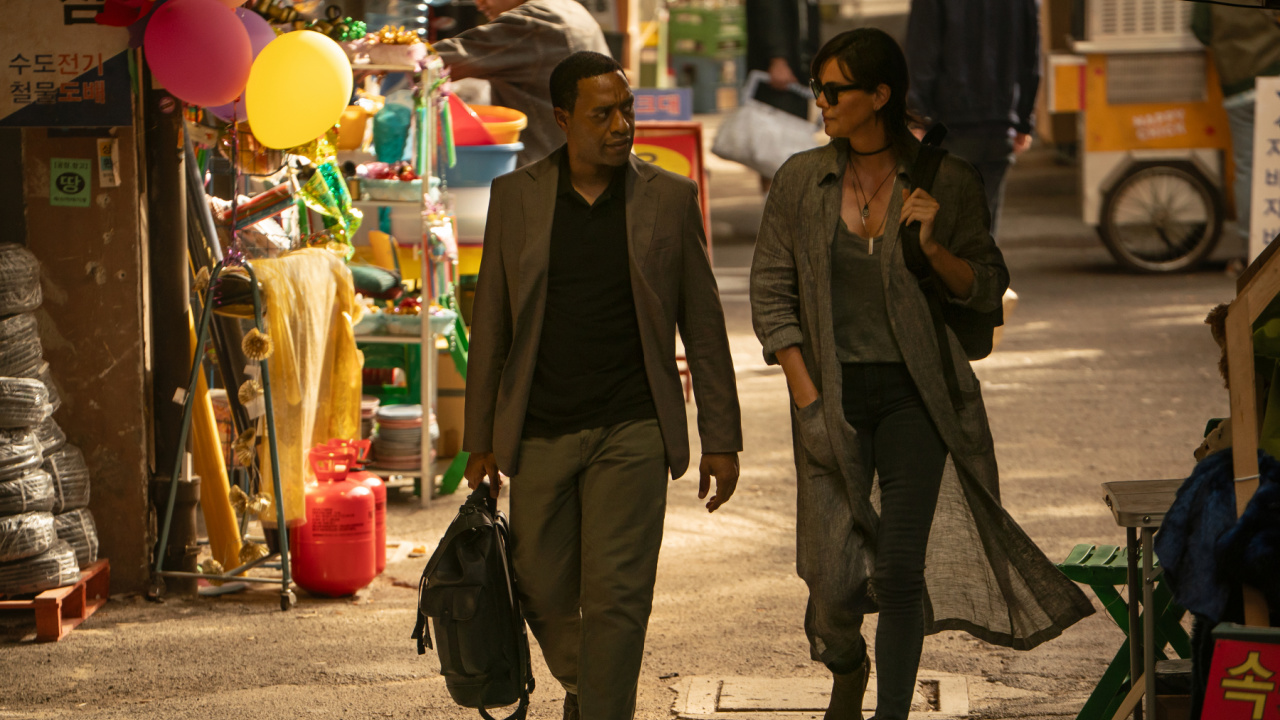 (L to R) Chiwetel Ejiofor as Copley and Charlize Theron as Andy in 'The Old Guard 2'. Photo: Eli Joshua Ade/Netflix © 2025.