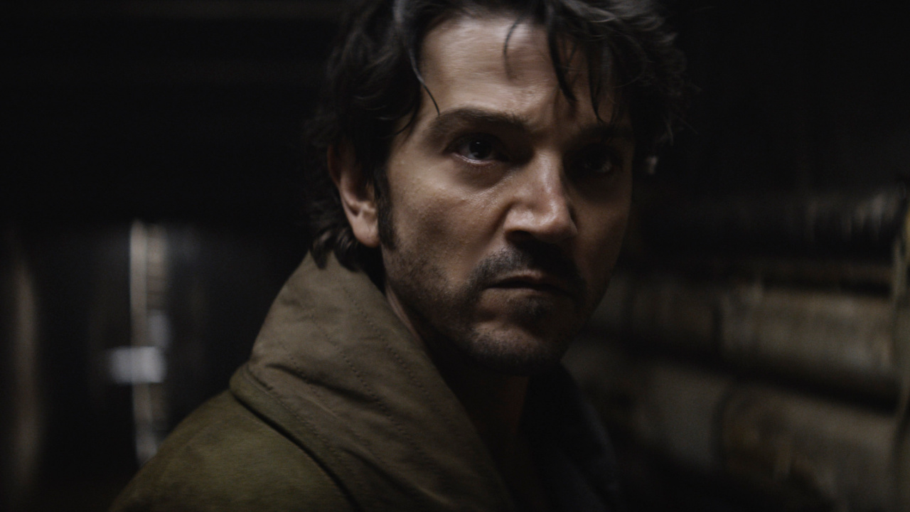 Cassian Andor (Diego Luna) in Lucasfilm's 'Andor', exclusively on Disney+. ©2022 Lucasfilm Ltd. & TM. All Rights Reserved.